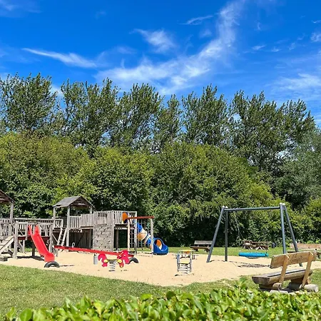 Haus-usedom-2b * Nienhagen (Mecklenburg-Vorpommern)